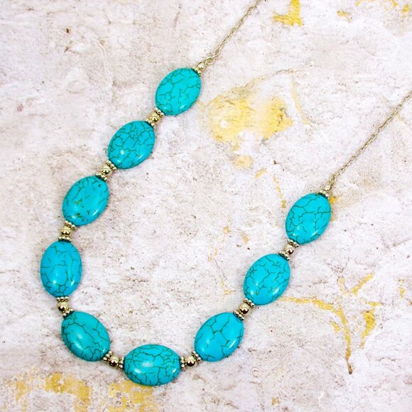 Turquoise stone necklace  with oval shape stones and small round silver beads - Picture 7 of 8